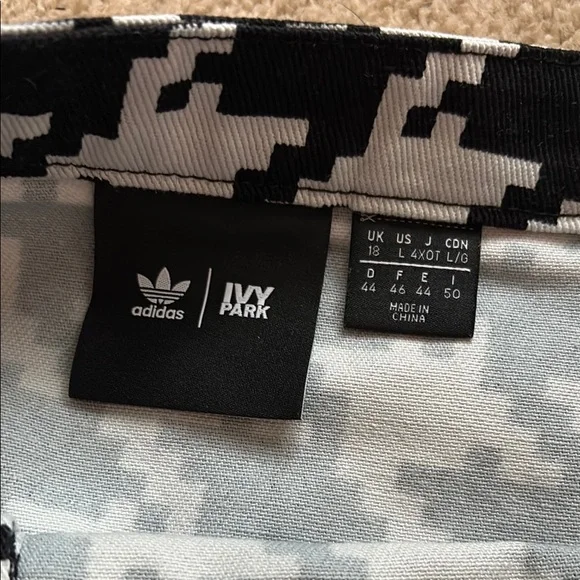 Adidas x Ivy Park Houndstooth Cargo Mini Skirt - Picture 2 of 10
